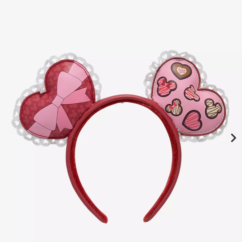 Disney Minnie Mouse Valentine’s Day hearts ears